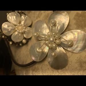Vintage Handcrafted Mother of Pearl Flower Jewelry Cuff bracelet necklace Set